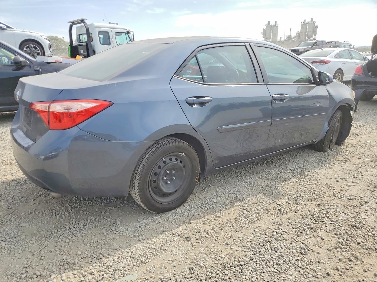 2018 Toyota Corolla Le - Фото 3