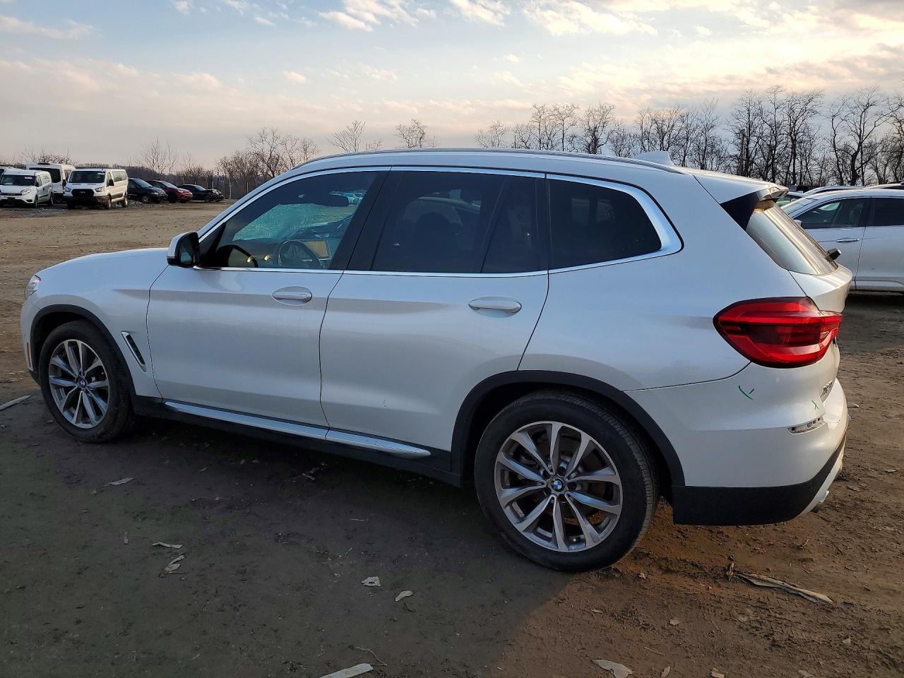 2018 BMW X3 xDrive30I - Фото 2