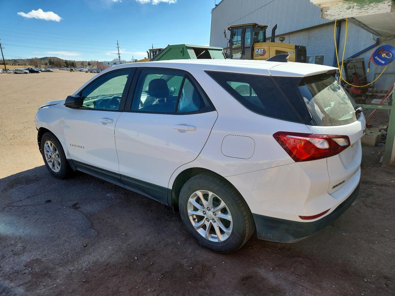 2021 Chevrolet Equinox Ls - Фото 2