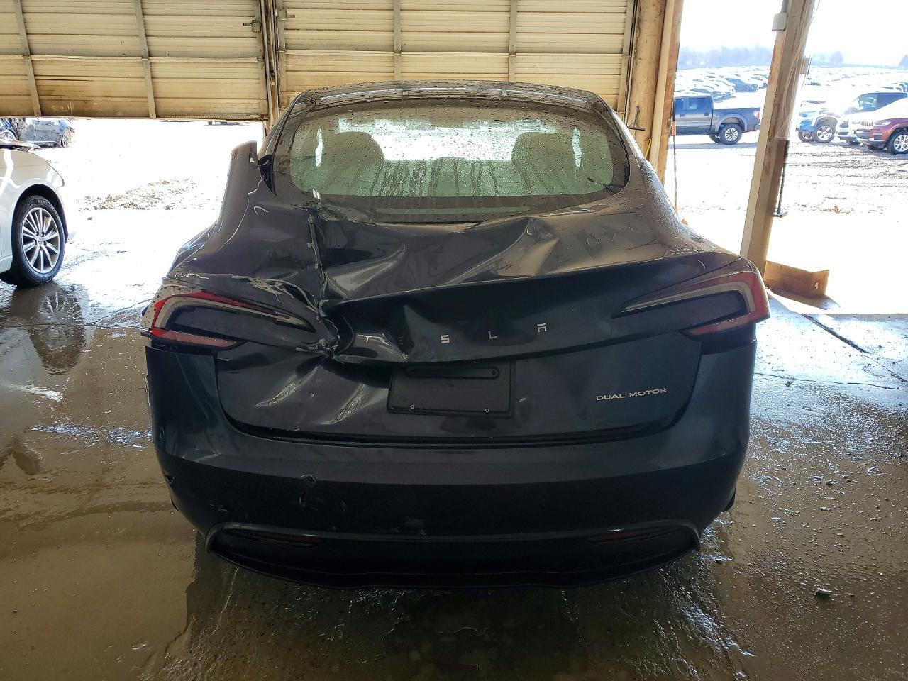 2025 Tesla Model 3 - Image 6