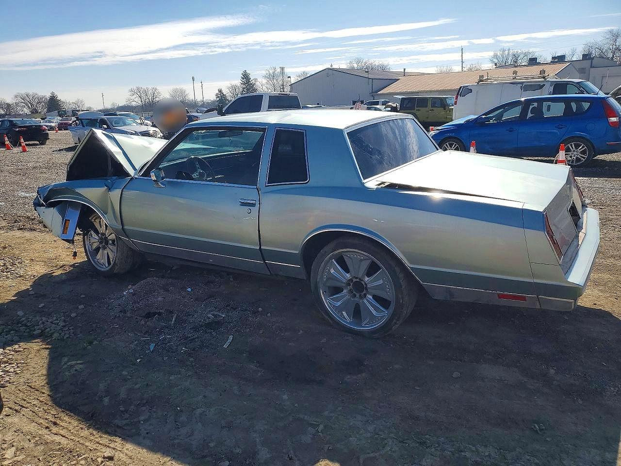 1981 Chevrolet Monte Carlo - Фото 2