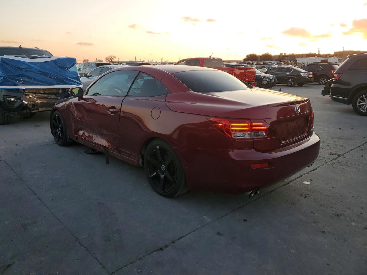 2011 Lexus Is - Image 2