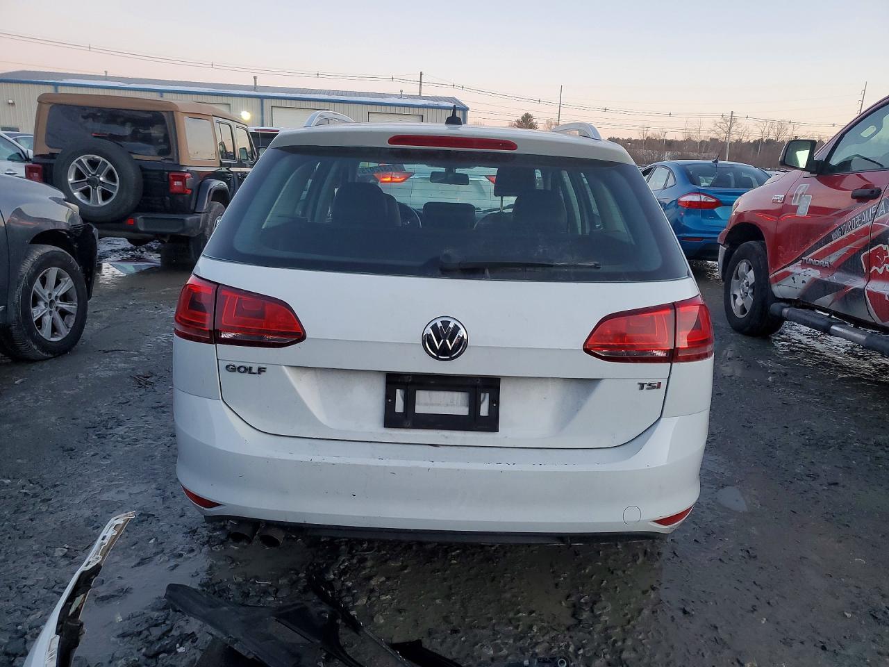 2015 Volkswagen Golf Sportwagen S - Image 6
