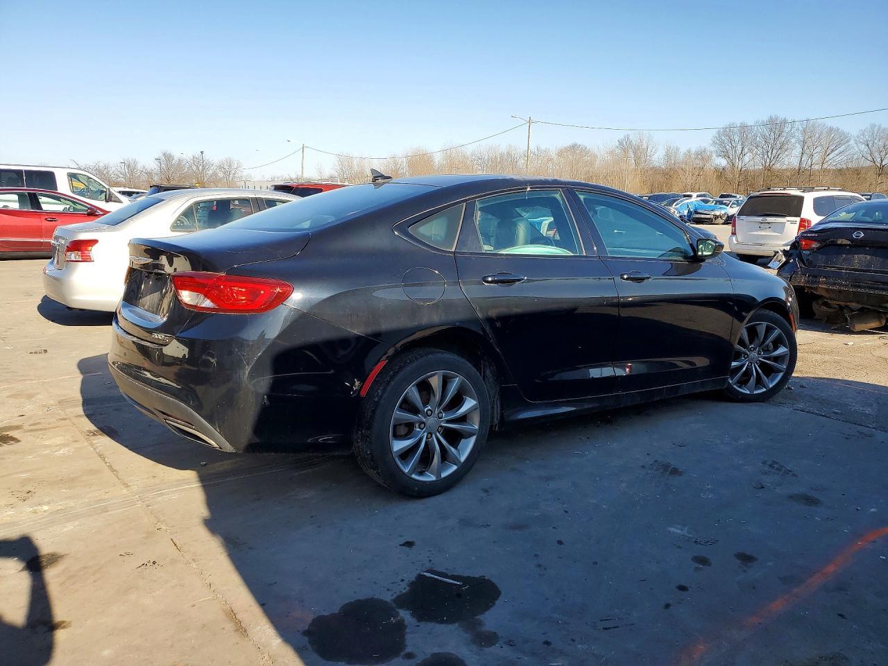 2015 Chrysler 200 S - Фото 3