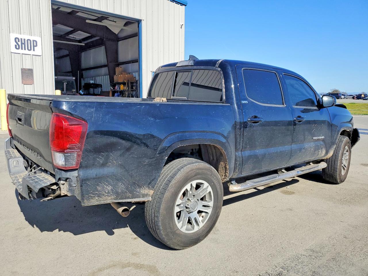 2016 Toyota Tacoma - Фото 3
