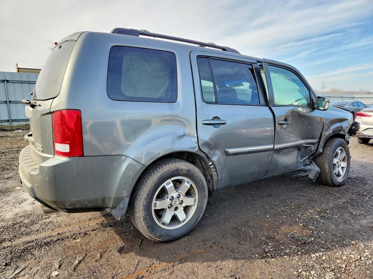 2009 Honda Pilot Touring - Image 3