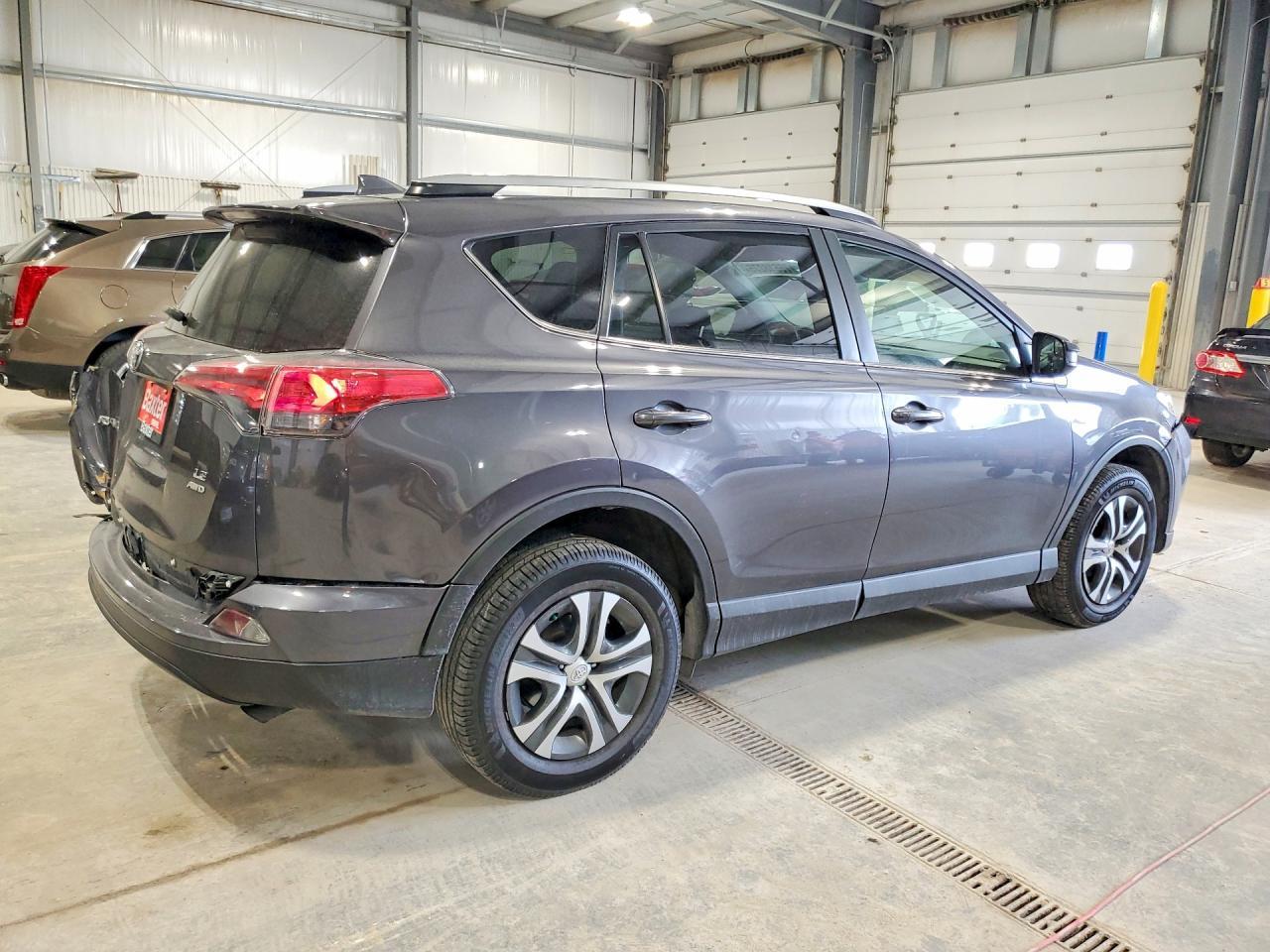 2017 Toyota Rav4 Le - Фото 3