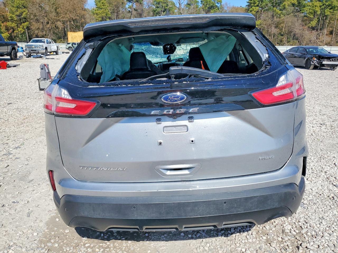 2022 Ford Edge Titanium - Image 6