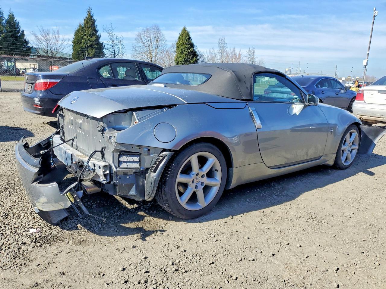 2004 Nissan 350Z Touring - Image 3