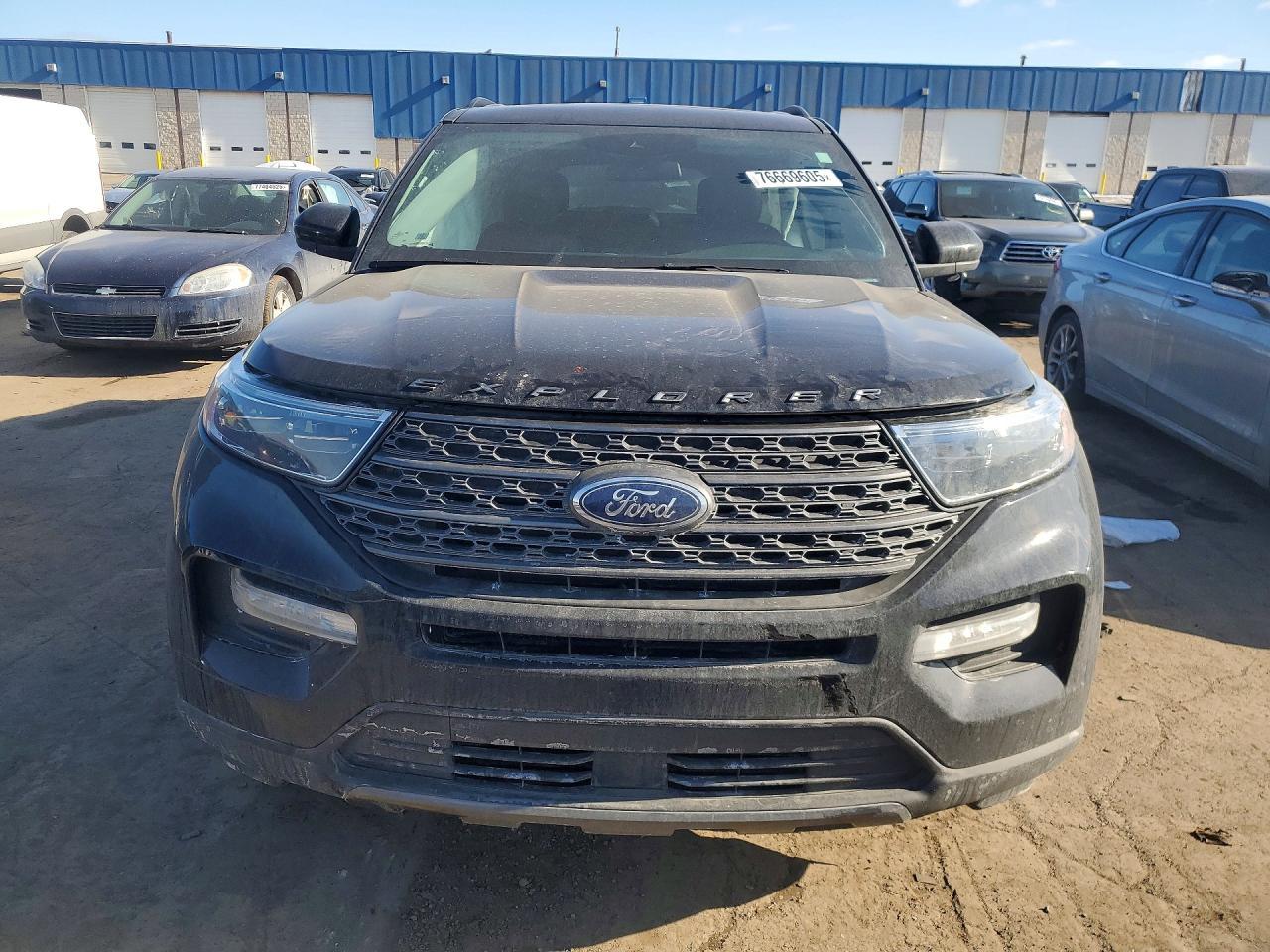 2022 Ford Explorer Xlt - Image 5