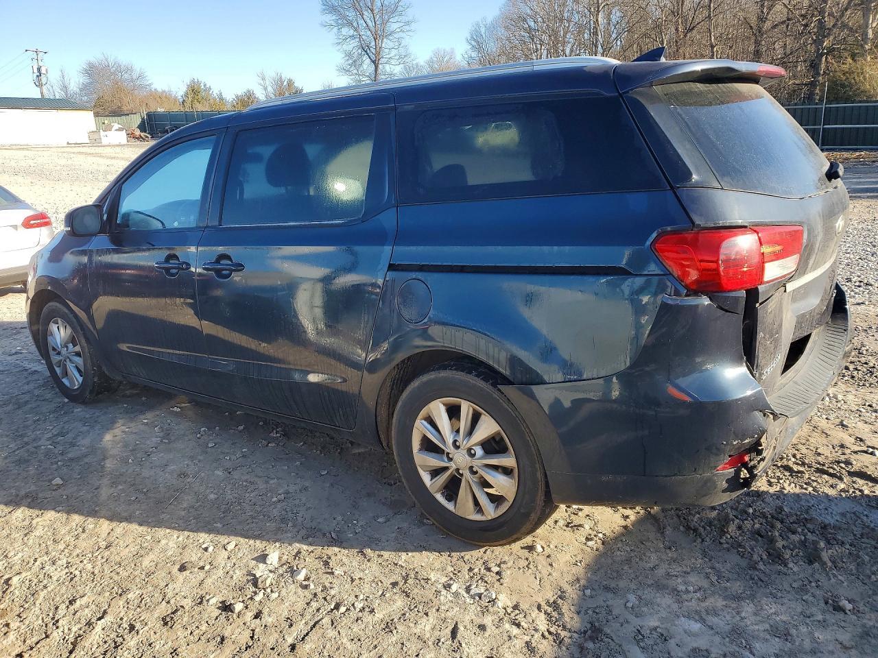 2015 Kia Sedona Lx - Фото 2
