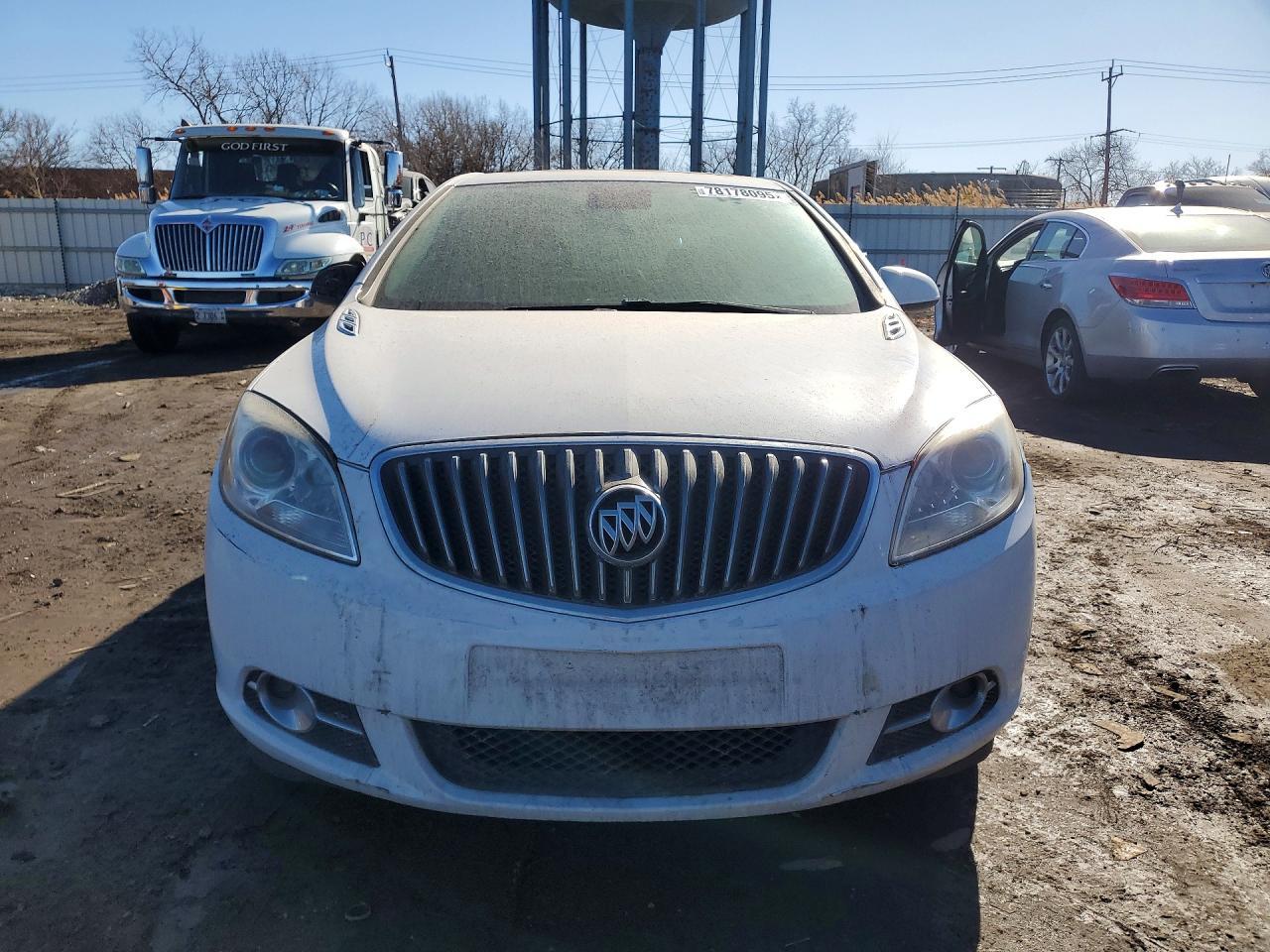 2016 Buick Verano Sport Touring - Image 5