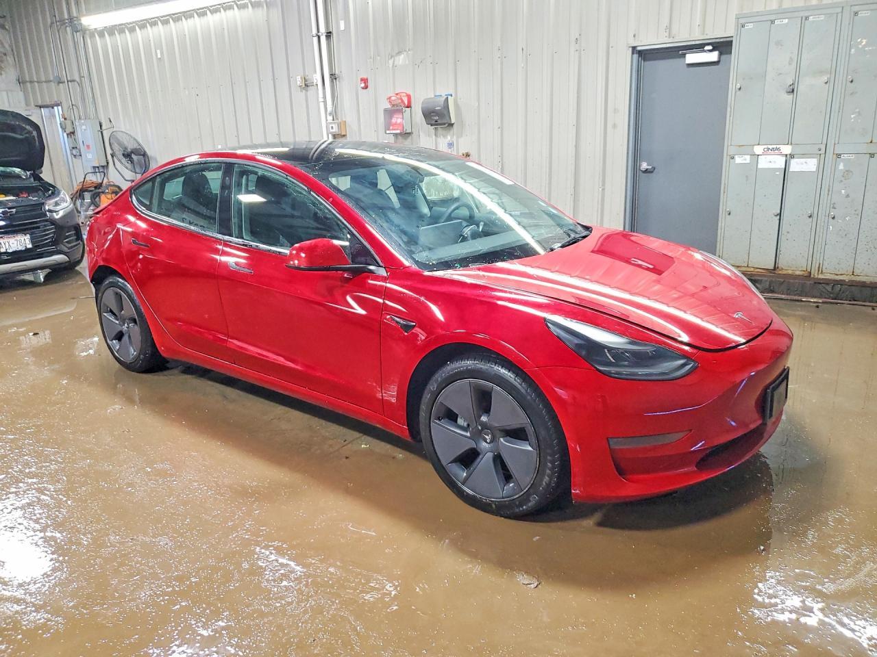 2023 Tesla Model 3 - Фото 4