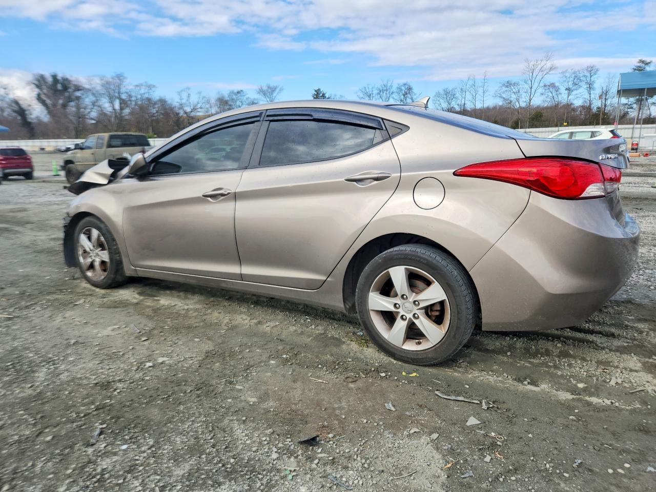 2013 Hyundai Elantra - Фото 2