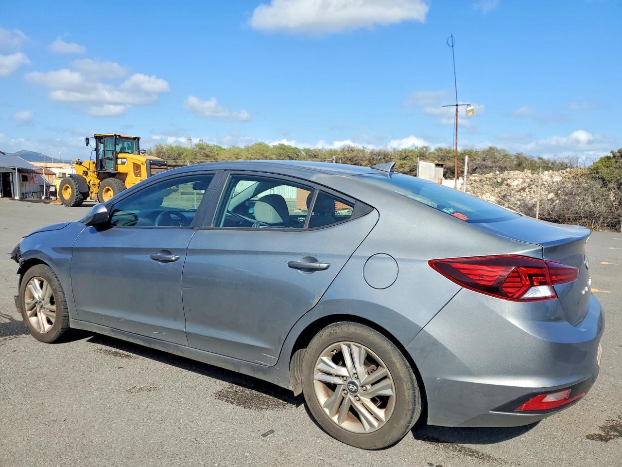 2019 Hyundai Elantra Se - Image 2