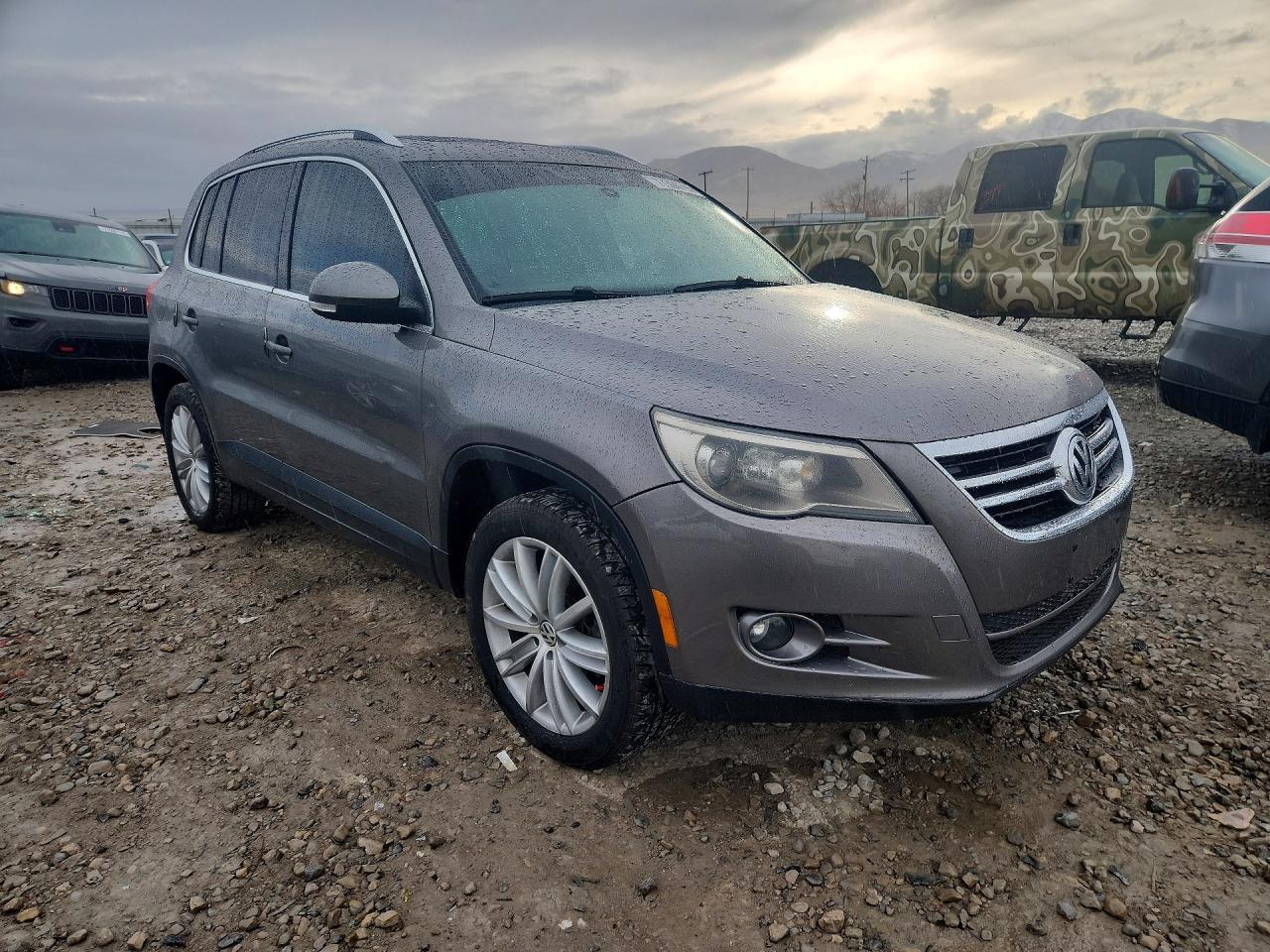 2011 Volkswagen Tiguan S - Image 4