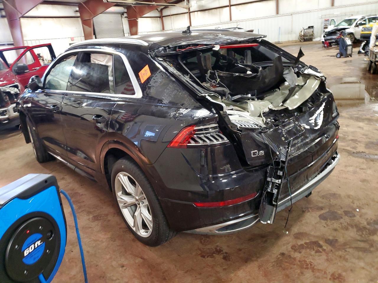2019 Audi Q8 Premium Plus - Фото 2