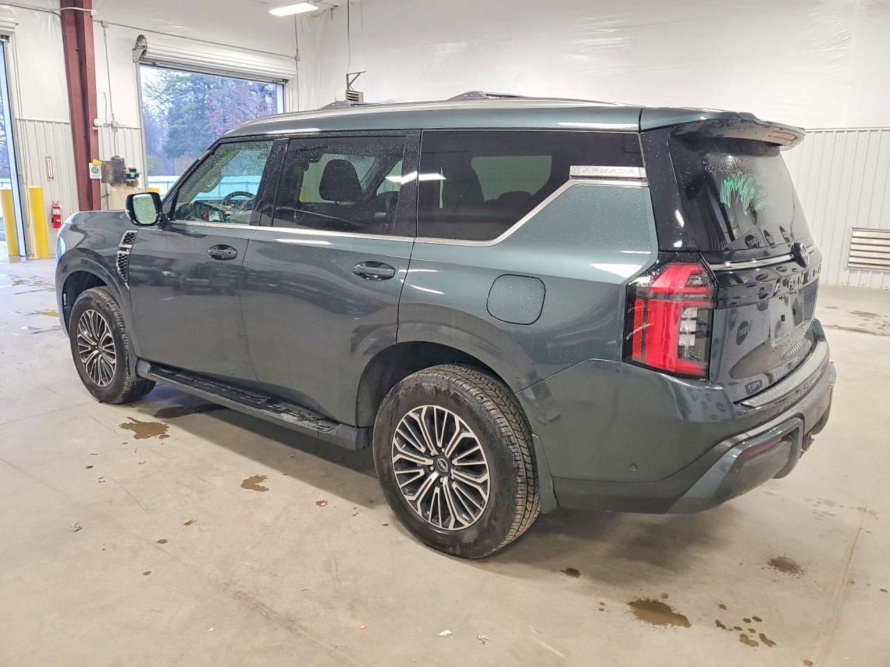2025 Nissan Armada Platinum - Фото 2