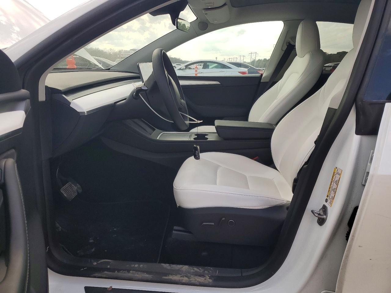 2023 Tesla Model Y - Фото 7