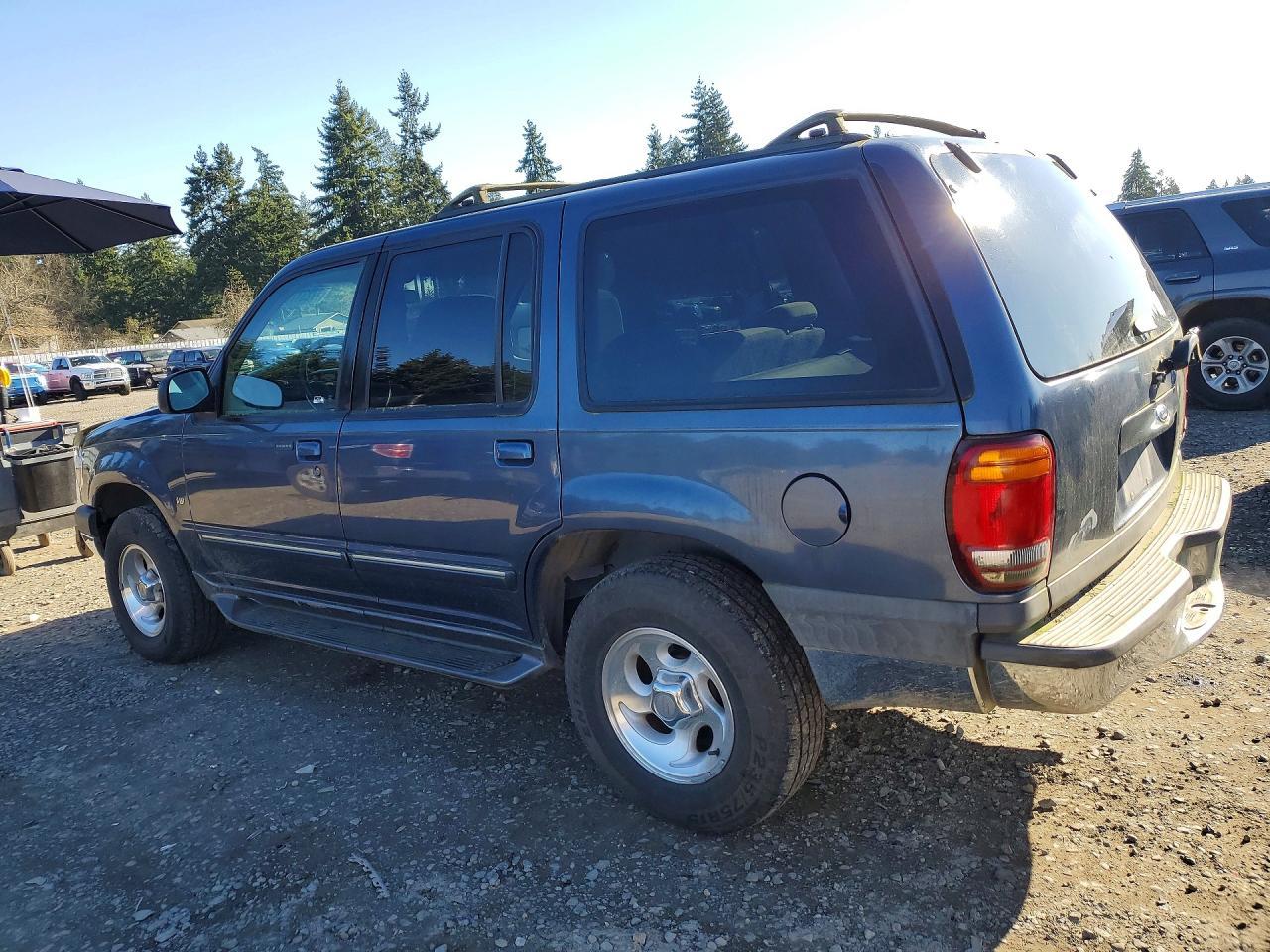 2001 Ford Explorer Xlt - Фото 2
