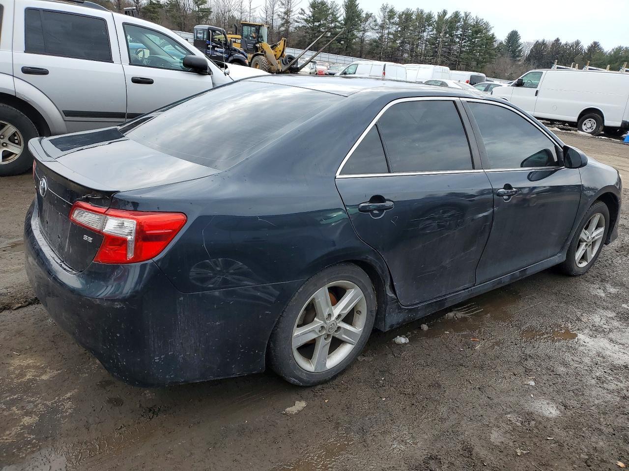 2014 Toyota Camry Se - Фото 3