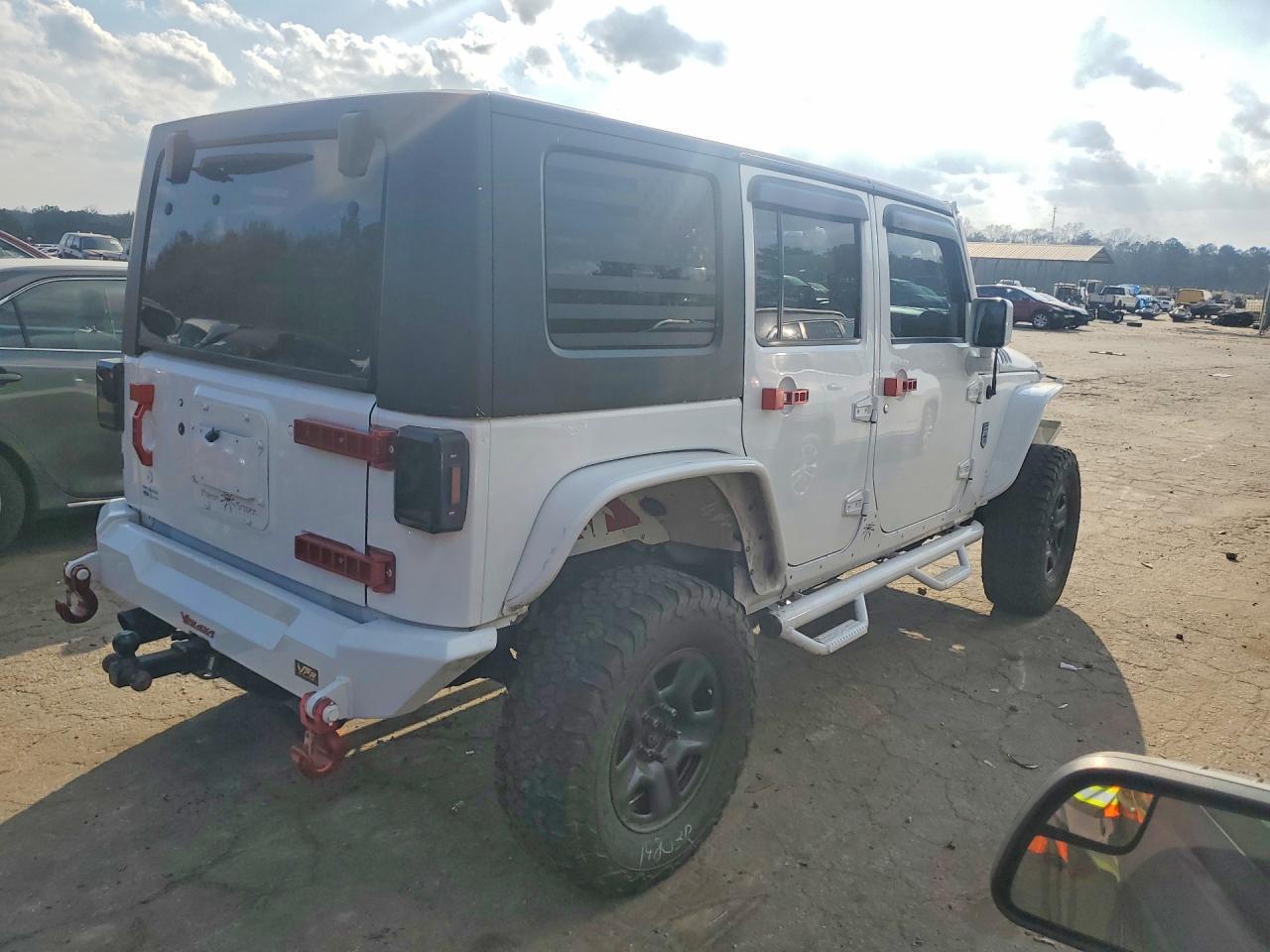 2016 Jeep Wrangler Unlimited Sahara - Фото 3