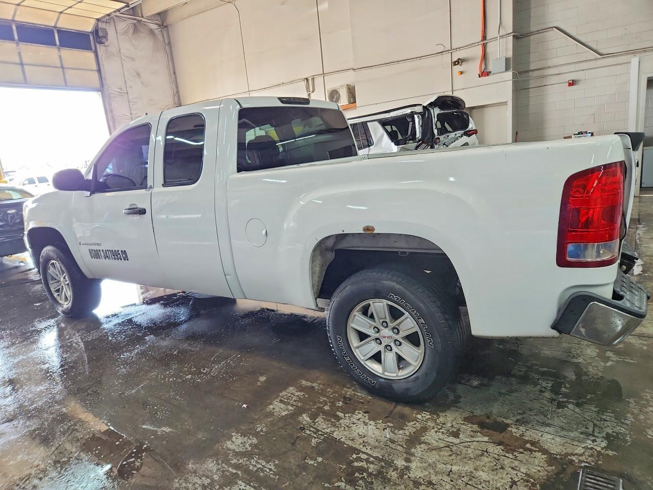 2008 GMC Sierra K1500 - Image 2