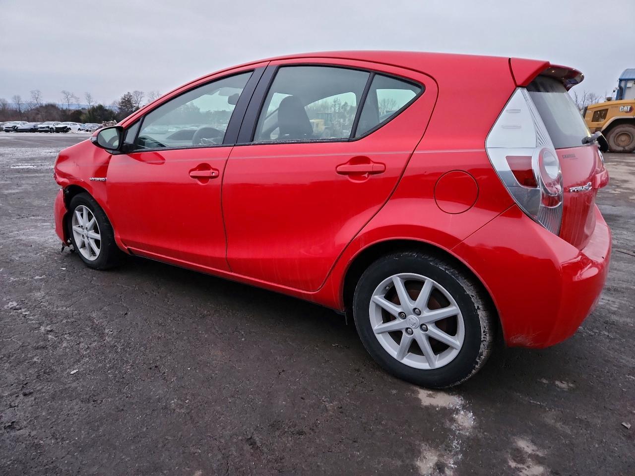 2014 Toyota Prius C Three - Фото 2