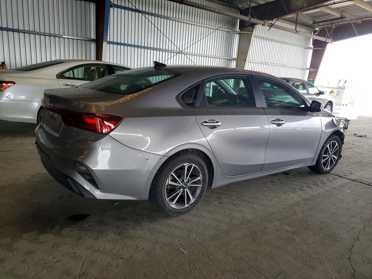 2023 Kia Forte Lx - Image 3