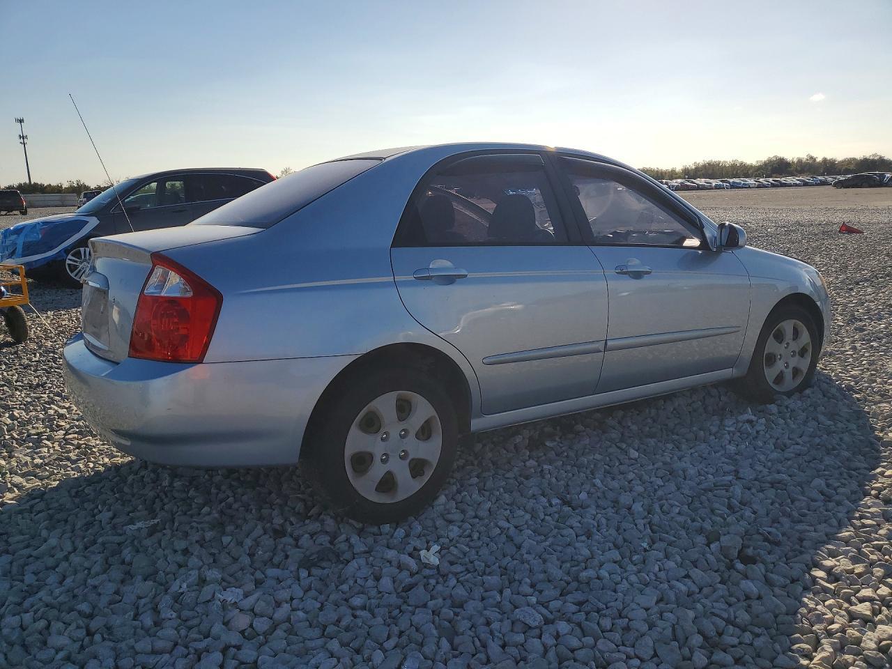 2005 Kia Spectra Lx - Фото 3