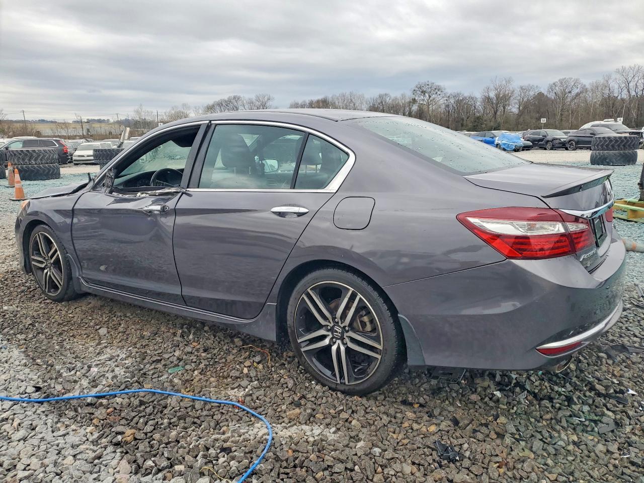 2017 Honda Accord Sport - Фото 2