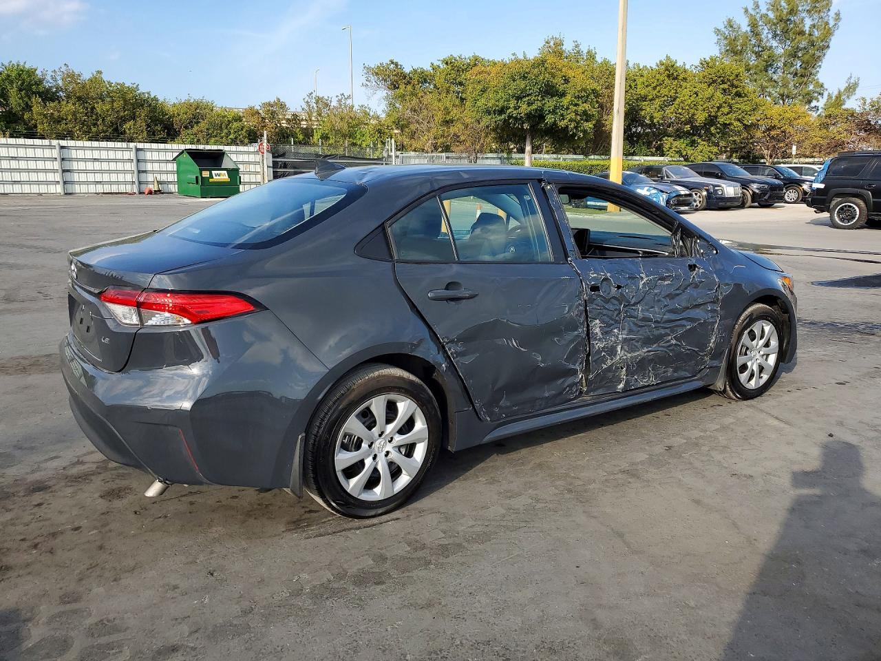 2025 Toyota Corolla Le - Фото 3
