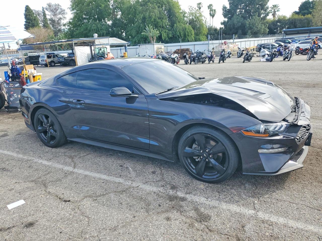 2022 Ford Mustang - Фото 4