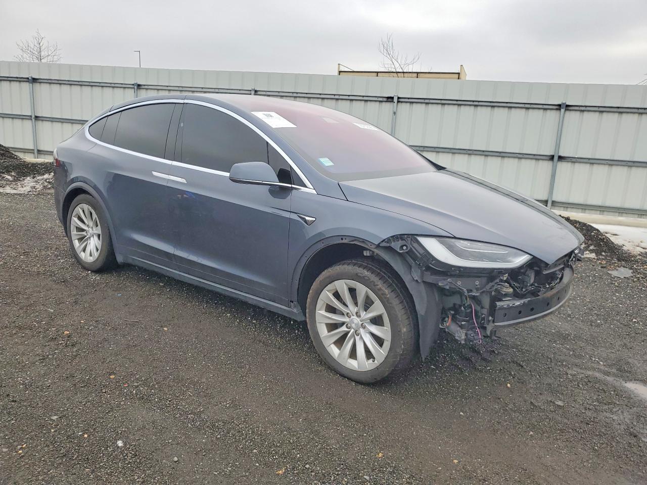 2018 Tesla Model X - Фото 4