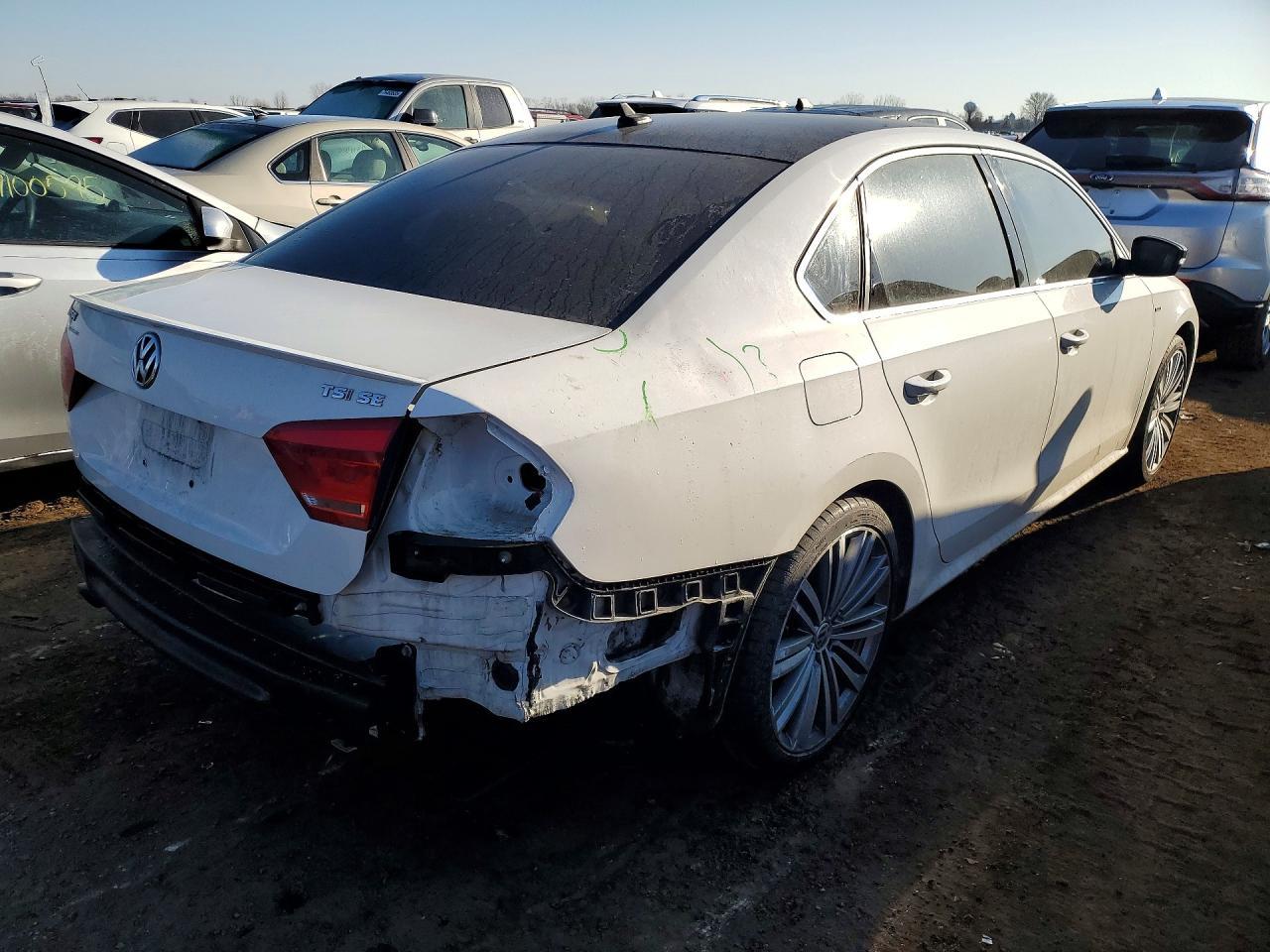 2015 Volkswagen Passat Se - Image 3