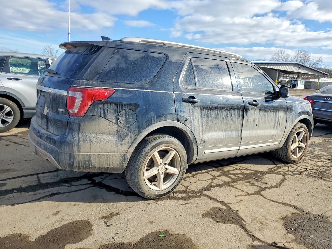 2017 Ford Explorer Xlt - Фото 3