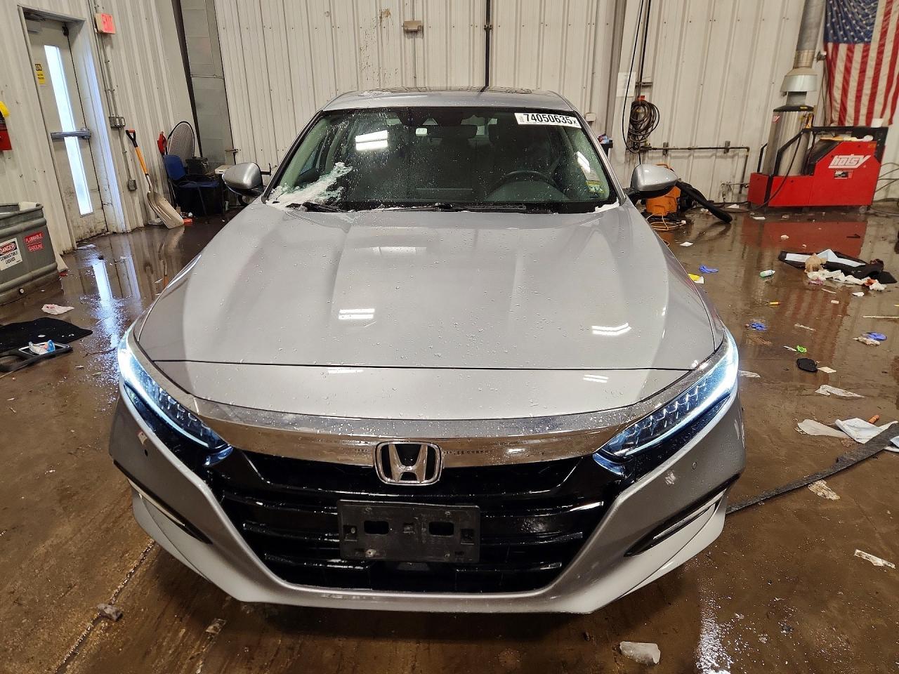 2019 Honda Accord Touring Hybrid - Image 5