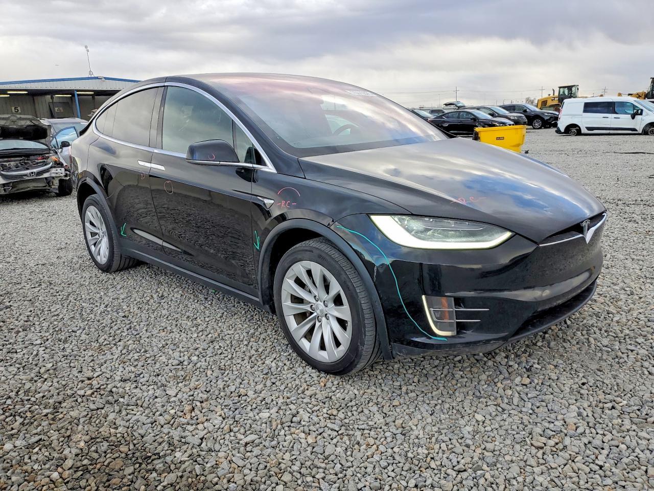 2017 Tesla Model X - Фото 4