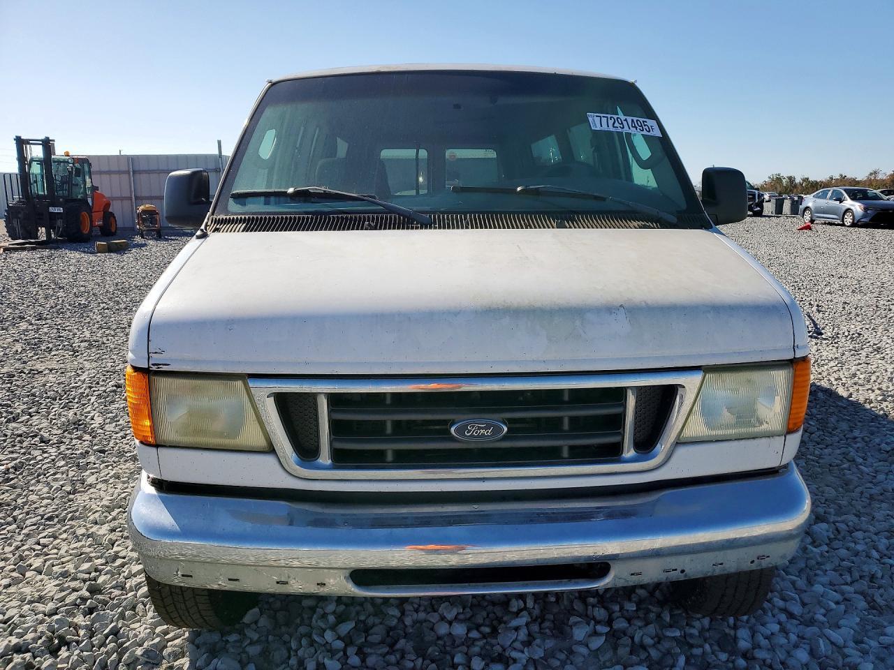 2007 Ford Econoline E250 Van - Image 5