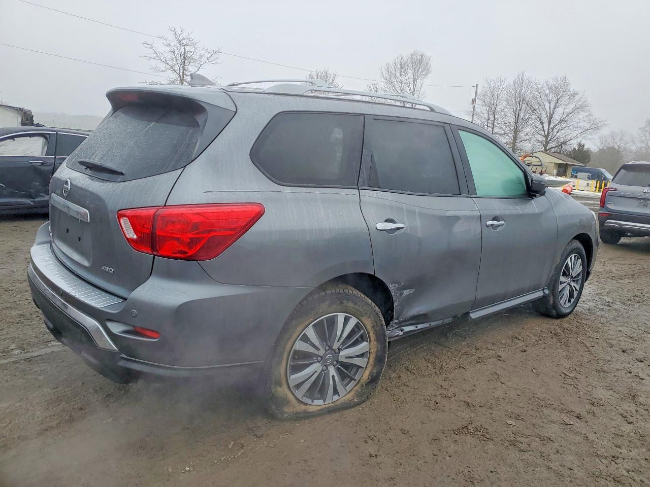 2020 Nissan Pathfinder S - Фото 3