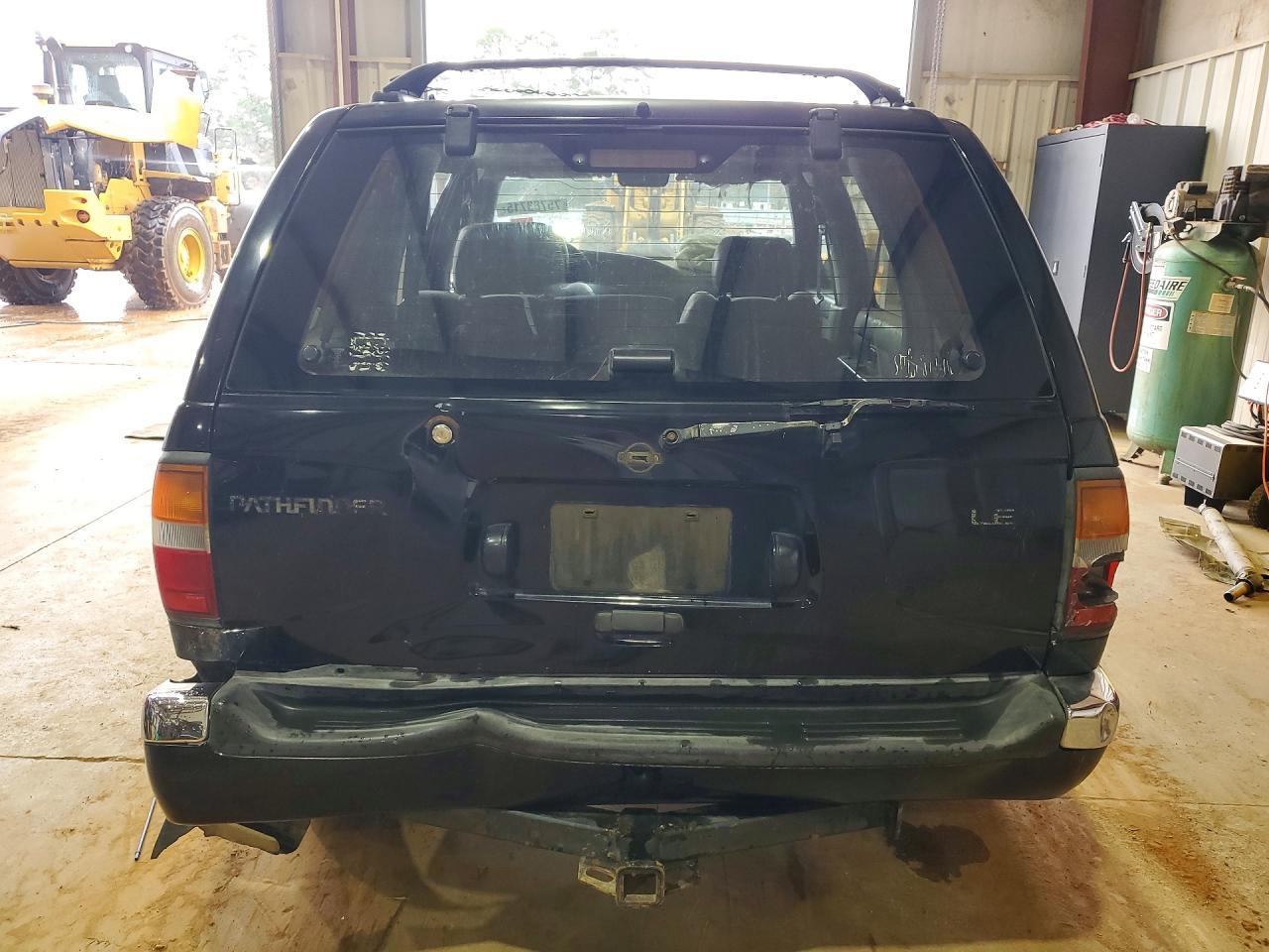 1997 Nissan Pathfinder - Image 6