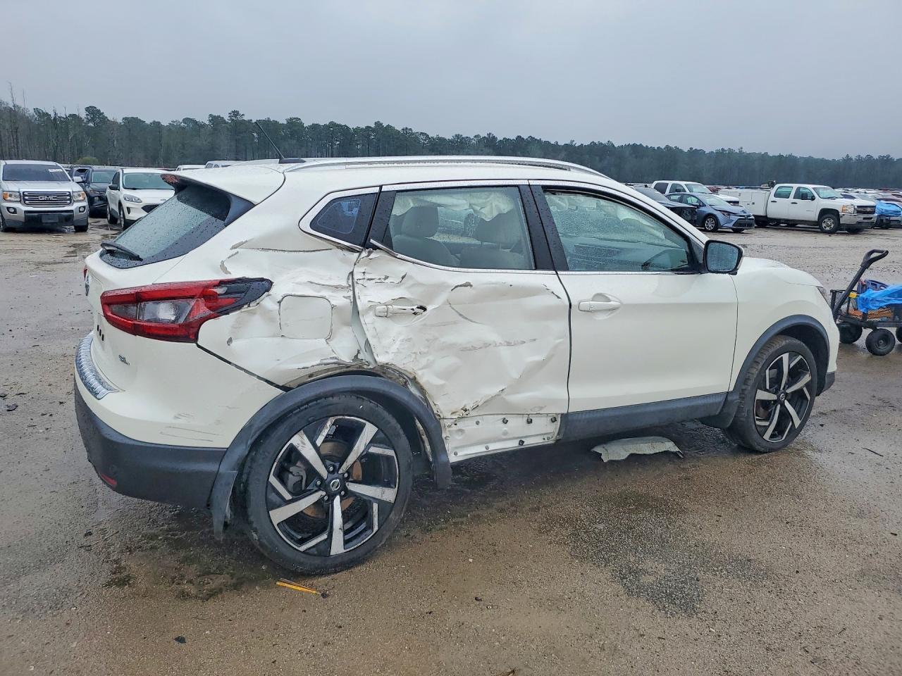2020 Nissan Rogue - Фото 3