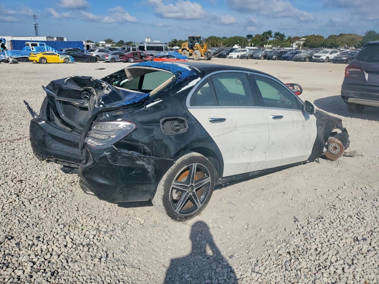 2015 Mercedes-Benz C 300 - Фото 3