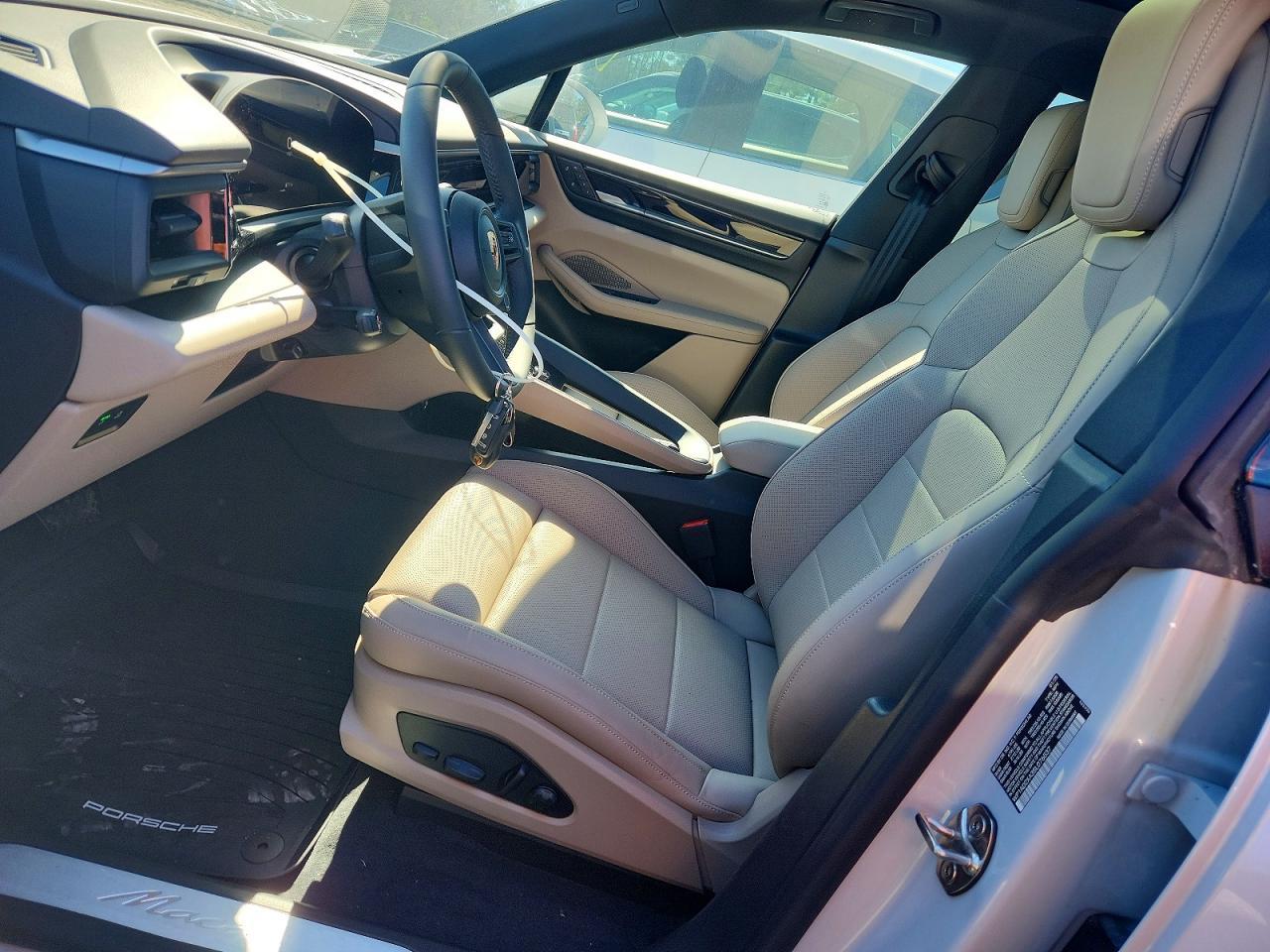 2025 Porsche Macan - Фото 7