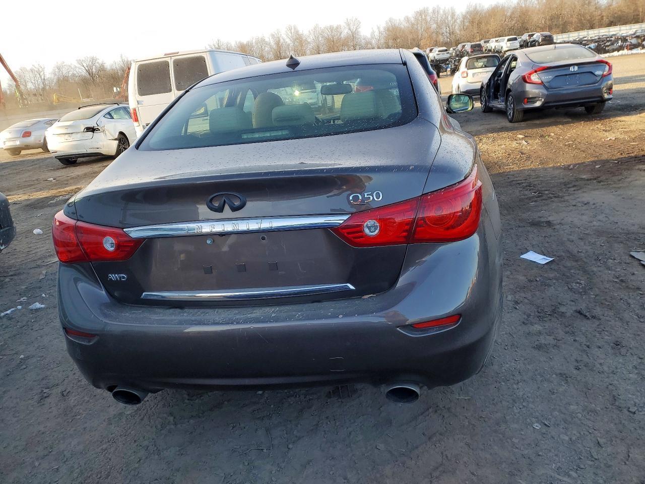 2015 Infiniti Q50 Hybrid Premium - Image 7