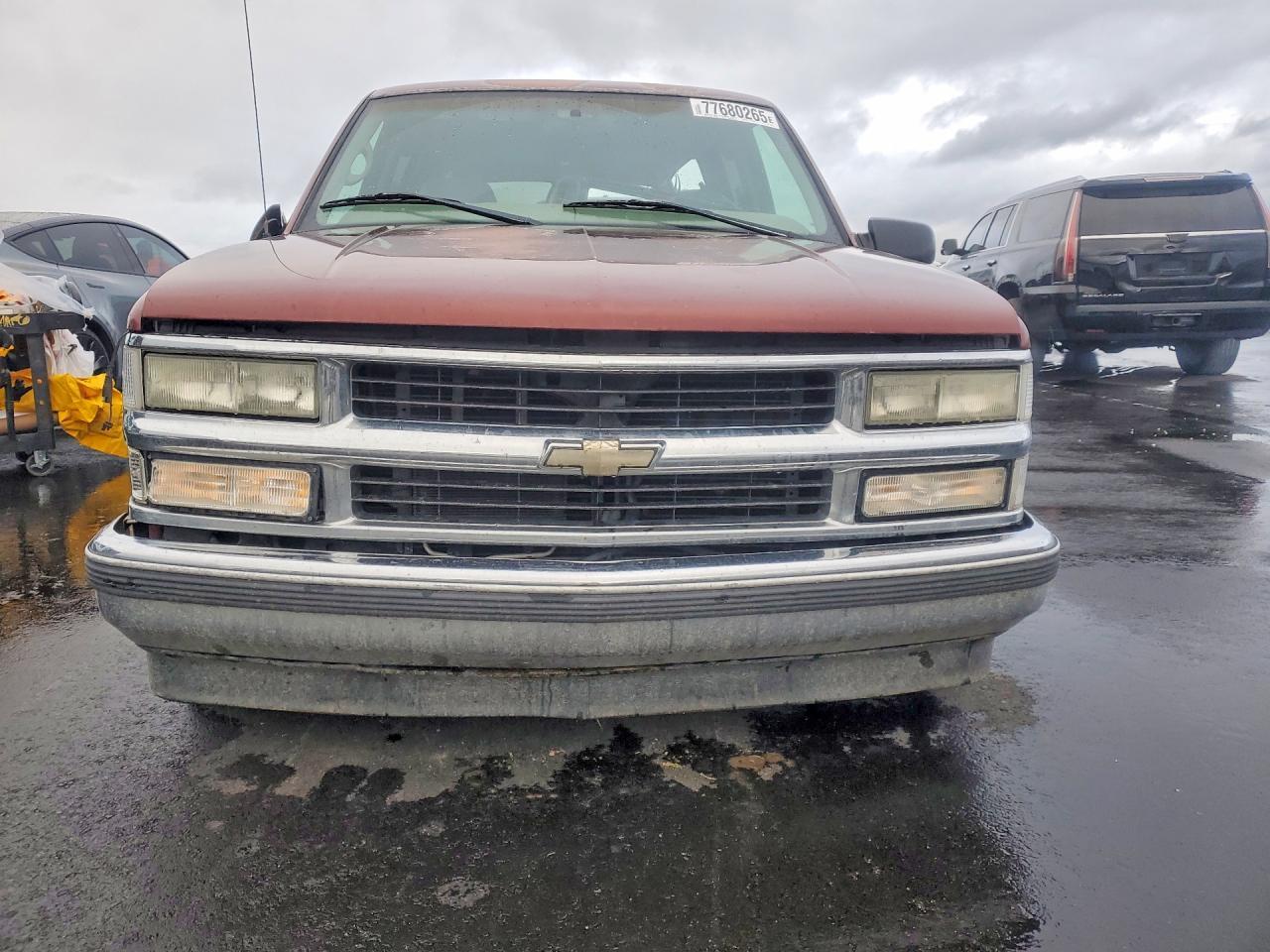 1998 Chevrolet Suburban C1500 - Image 5
