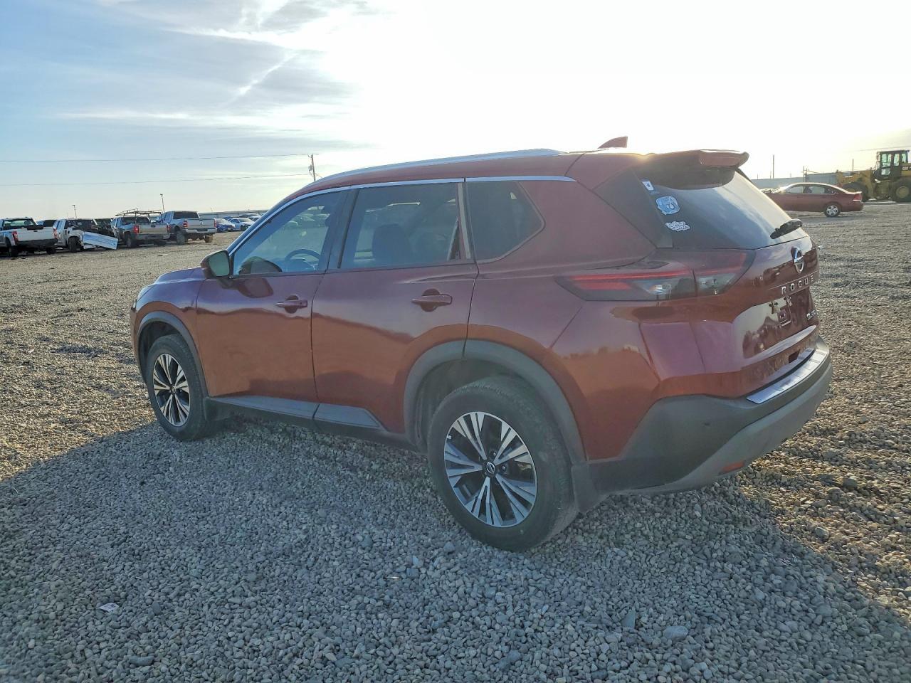 2021 Nissan Rogue Sv - Фото 2
