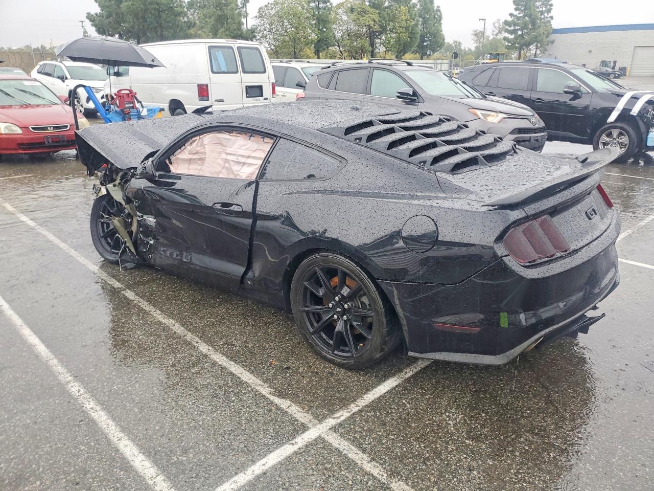 2017 Ford Mustang Gt - Фото 2