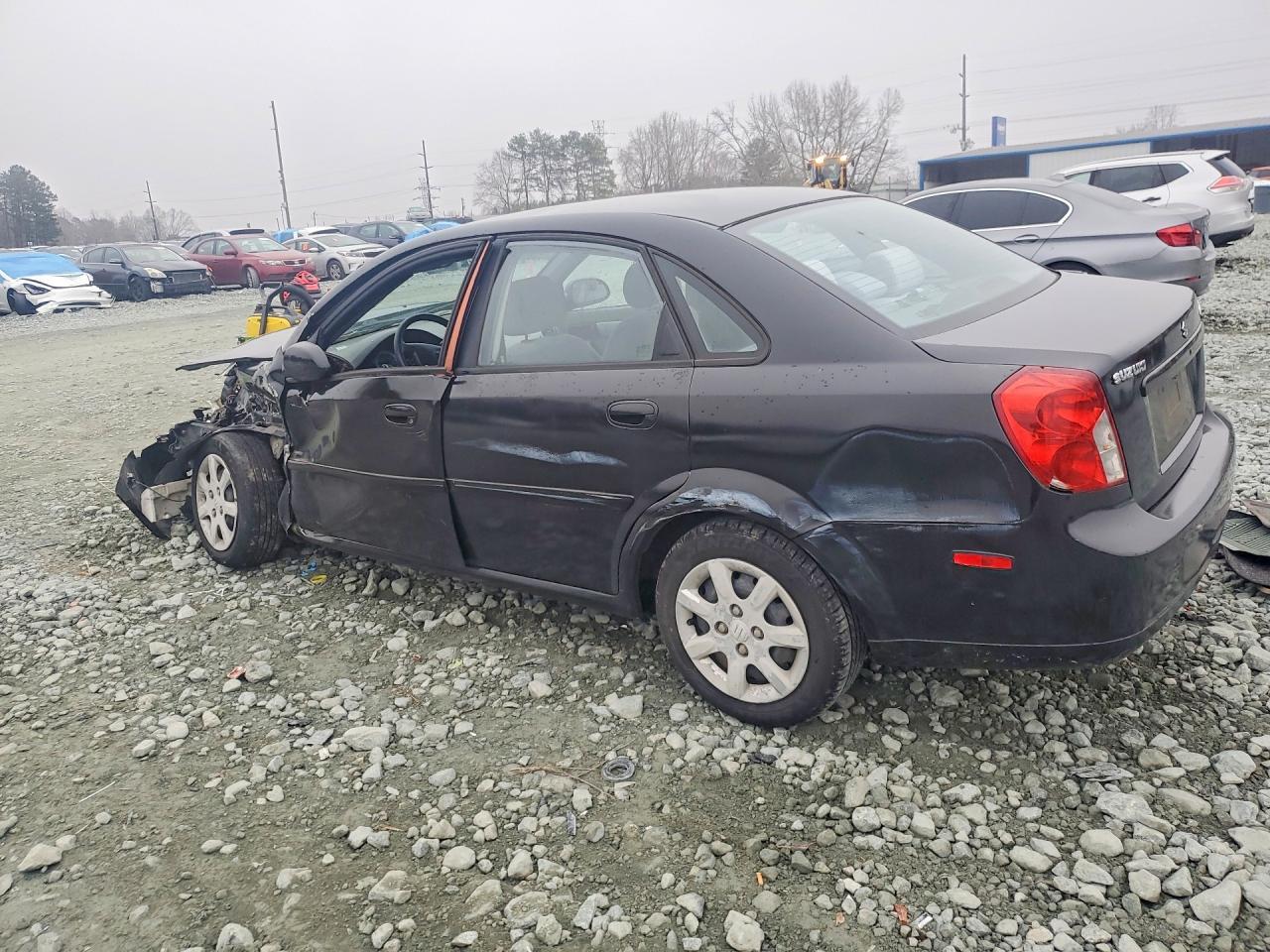 2005 Suzuki Forenza S - Image 2