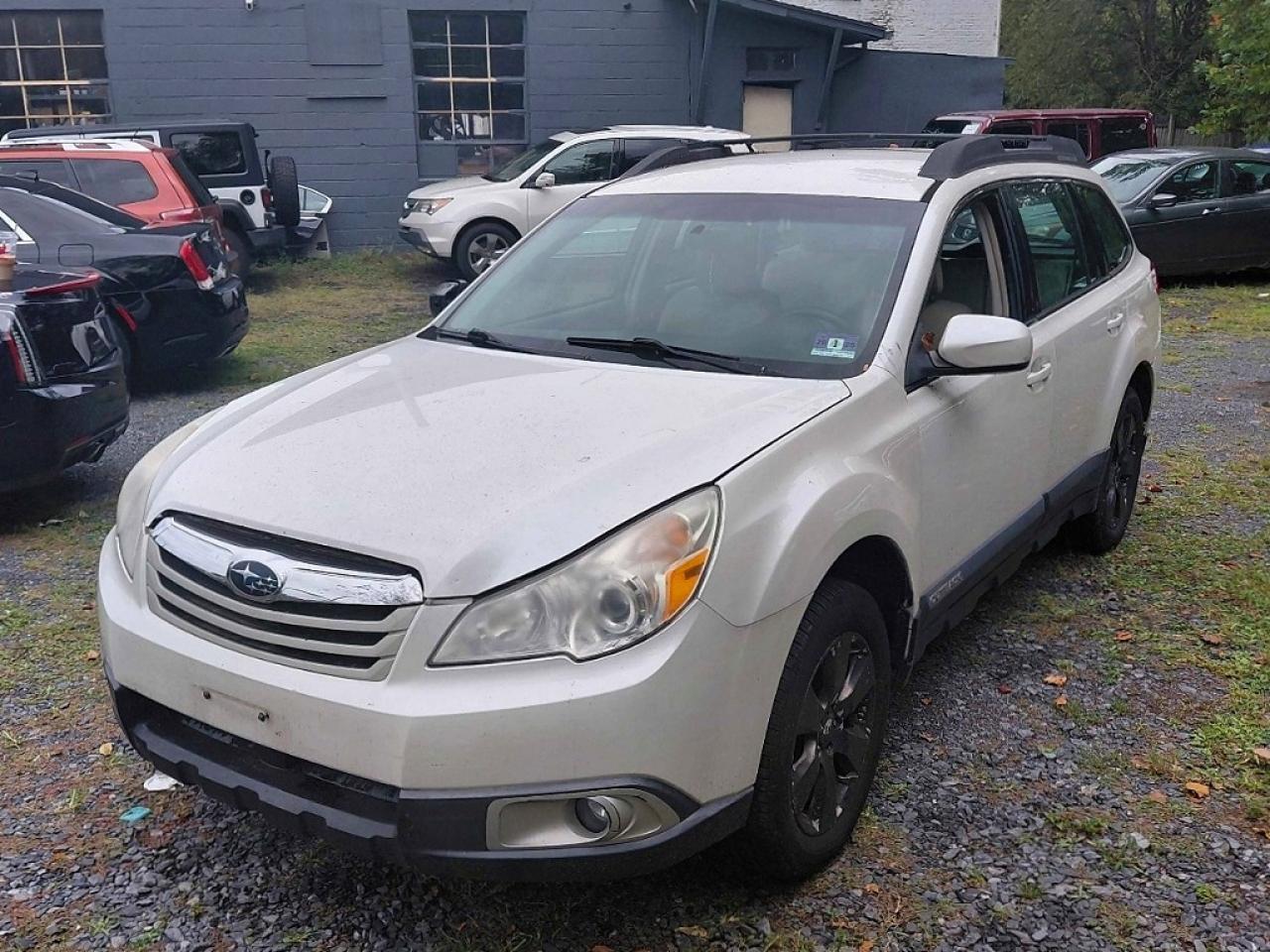 2012 Subaru Outback 2.5I - Фото 2